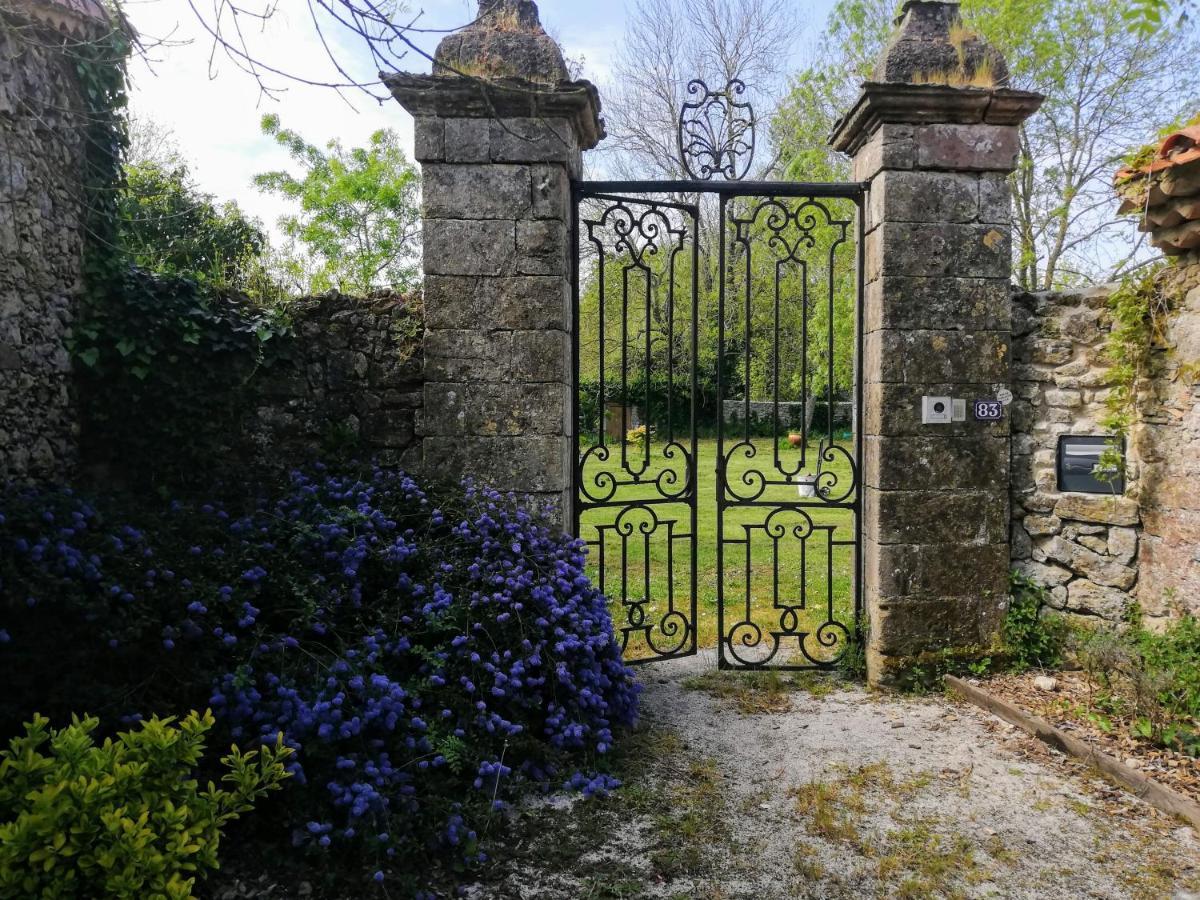 Bed and Breakfast Au Logis De La Mongie Soullans Exterior foto
