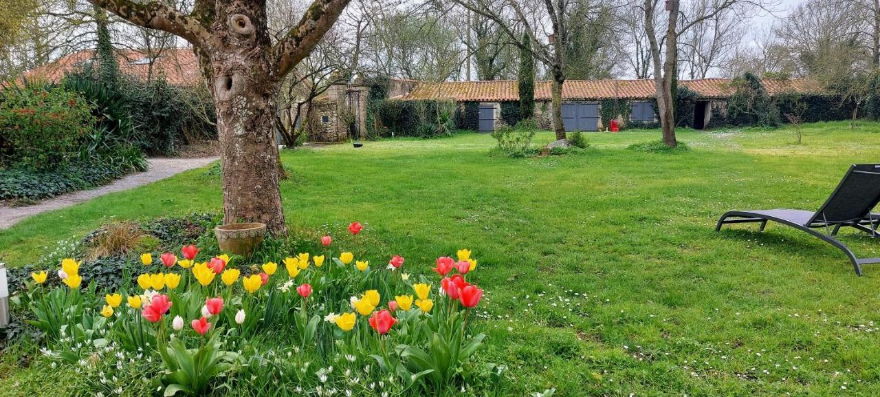 Bed and Breakfast Au Logis De La Mongie Soullans Exterior foto
