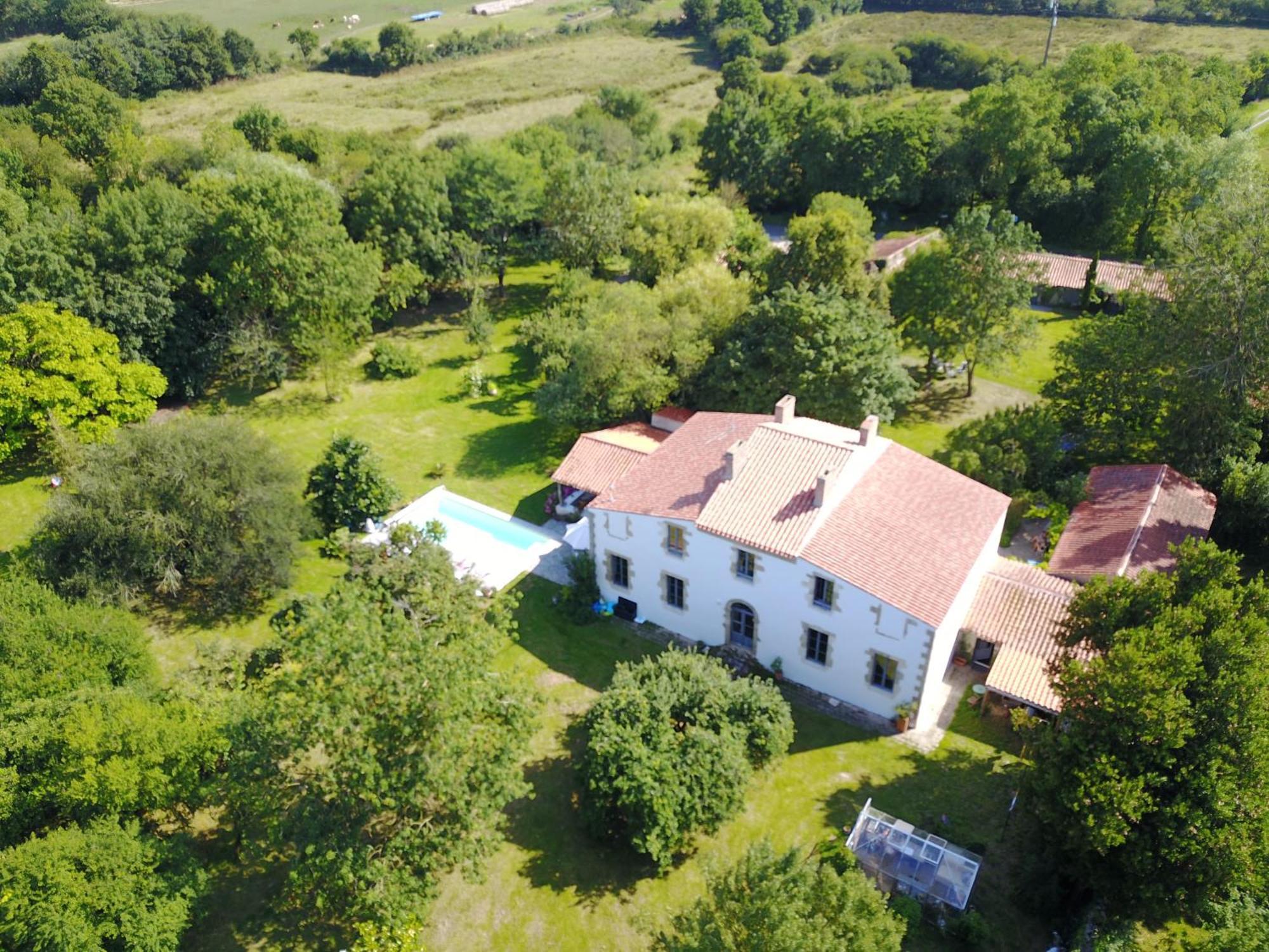 Bed and Breakfast Au Logis De La Mongie Soullans Exterior foto